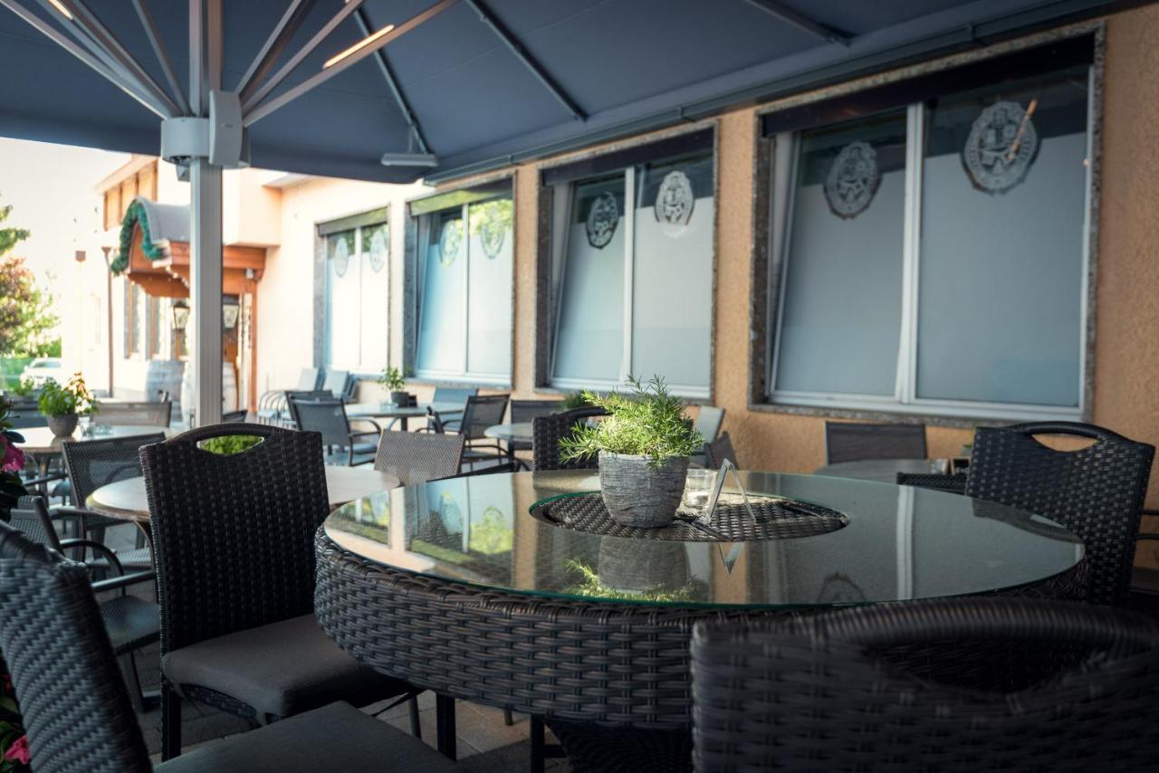 Hotel Restaurant Stoecklwirt Sankt Johann im Pongau Eksteriør bilde